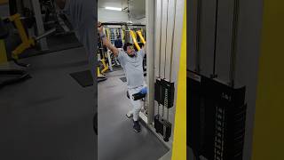 Best back pulldown  बैक वर्कआउटyoutubeshortsviralvideo youtube gym [upl. by Enilorac789]