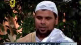 رجل طربان يلحن خلف الامام  مضحك الى ابعد الحدود  عبد الله كامل [upl. by Mena832]