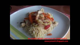 FIDEOS DE ARROZ CON POLLO Y GAMBAS [upl. by Peursem]