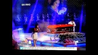 Jenni Rivera Funeral Service Jackie le canta a su madre quotTu Estas Aquiquot [upl. by Sybilla321]