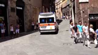 Ambulanza in emergenza\sirena a SIENA [upl. by Auohp933]