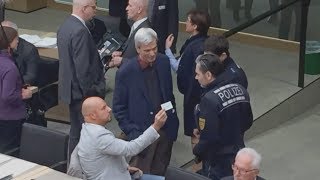 AFDMANN STEFAN RÄPPLE Provokation bis die Polizei kommt [upl. by Yneffit713]