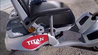 Scooter Titan 4 Roues Entièrement Suspendu et Pliant [upl. by Neeroc188]