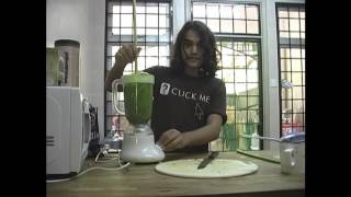 How to make Papaya Leaf juice [upl. by Asa]