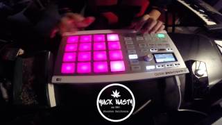 Maschine Mikro MK2  BEAT SNACKS 2  HouseTechno Beat [upl. by Tecla]