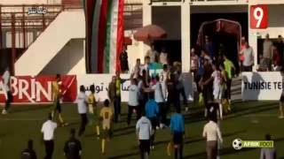 Tunisie  Le gardien de lAS Marsa attaqué par des joueurs du Stade Tunisien [upl. by Atteras]