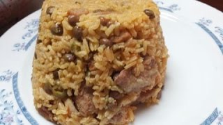 Arroz Apastelado con Gandules [upl. by Dnob]