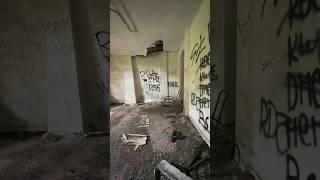 Kursi Goyang Di villa terbengkalai viral abandoned viralvideo [upl. by Barren]