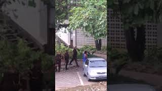 Homem denuncia agressão por seguranças da UFMG [upl. by Aracat]