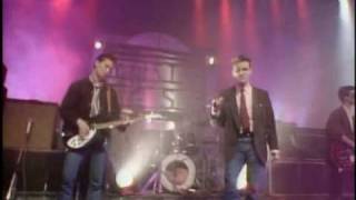 The Smiths Bigmouth Strikes Again Whistle Test 1986 [upl. by Tlevesor]