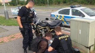 Pronásledování opilého a zdrogovaného motorkáře v Praze [upl. by Bivins]