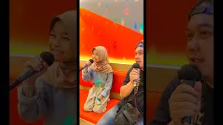 karaoke sambil goyang kepala bikin gemes [upl. by Yssor]