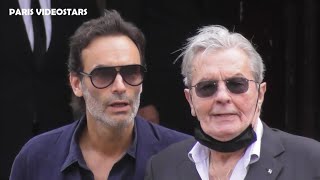 Alain DELON et son fils Anthony arrivant aux obsèques de JeanPaul Belmondo le 10 septembre 2021 [upl. by Shrier590]