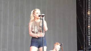 Kelsea Ballerini  Homecoming Queen HD  Hyde Park  150919 [upl. by Sender353]