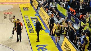 Obradovic dönemi benzeri şekilde Jasikevicius tezahüratları da duyulan maç sonu salondan görünümler [upl. by Lorre]