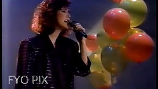 CÉLINE DION 🎤 Damour Ou Damitié 🎶 Live 1986 [upl. by Albrecht]