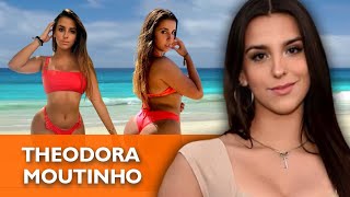 THEODORA MOUTINHO  Exibe beleza e boa forma de biquíni [upl. by Nilatak104]