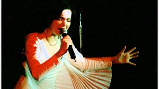 Björk  So Broken Live At The Benicassim Festival Spain 98 [upl. by Amargo]