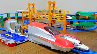 Plarail Large Iron Bridge amp Komachi Shinkansen Transformation Station [upl. by Tahmosh996]