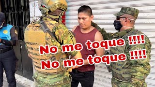 TOQUE DE QUEDA ECUADOR 🇪🇨 MILITARES “ No me toque  No me toque  “ 🔴 [upl. by Gnohc]