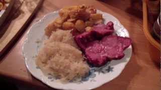 Kasseler Nackenbraten mit Sauerkraut und Kartoffeln einfach und schnell im Backofen zubereitet [upl. by Piefer]