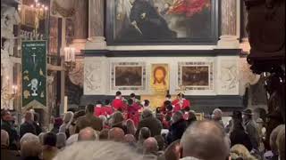 Jagermeesters van SintHubertus Brasschaat in de SintCarolus Borromeuskerk [upl. by Tammany]