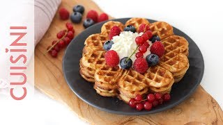 WAFFELTEIG Rezept Waffelrezept  Waffeln einfach selber machen  fluffige Waffel backen [upl. by Mastat]