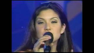 Jaci Velasquez  Sabado Gigante first appearanceprimera presentación en 1999 [upl. by Bentley53]