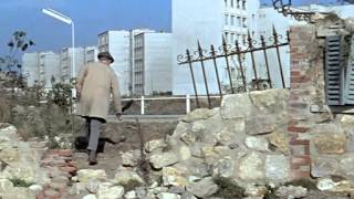 Mon Oncle 1958 Jacques Tati brick gag [upl. by Hullda]