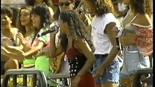 Banda Papa Léguas no Carnaval 1995 [upl. by Nnaeinahpets794]