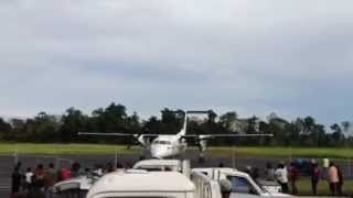 Watch this De Havilland Dash 8 in Papua New Guinea if you love aircrafts [upl. by Omixam]