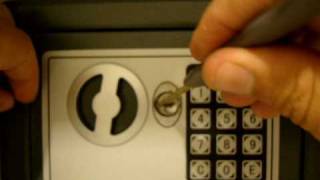 How to pick a digital safe with a key override entry system using a goso pick set [upl. by Carlick]