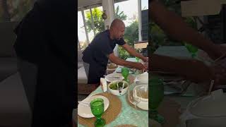 Valdemiro José prepara um almoço para sua família [upl. by Avilys751]