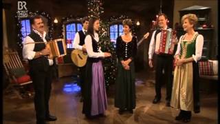 Oeschs die Dritten  Weihnachten mit Carolin Reiber [upl. by Zorina]