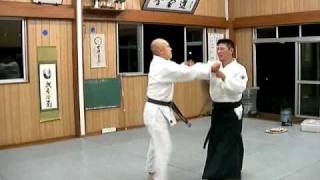 Aikido changes the person 合気道は人を変えます。 [upl. by Eillib]