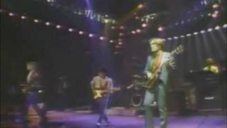 Hall amp Oates  IntroFamily Man Live 1983 [upl. by Jovitah197]