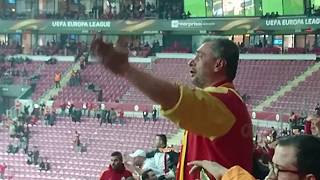 Galatasaray Lazio Maçı Koreografisi ve Ağlayan Abimiz  Our brother who cries for choreography [upl. by Kusin]