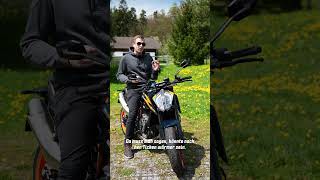 MOTORRAD HOODIE MOTORRADBEKLEIDUNG IN 1 Minute [upl. by Suiddaht]