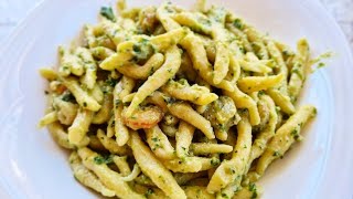 TROFIE AL PESTO DI ZUCCHINE E GAMBERETTI  ricetta estiva mare e montifacilissima [upl. by Ahsekan]