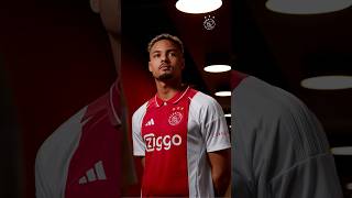 These pictures in the new Ajax home kit… 😎 [upl. by Rusel796]