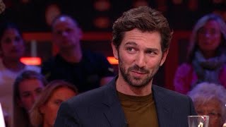 Michiel Huisman over nieuwe Netflixserie The Haunting of Hill House  RTL LATE NIGHT MET TWAN HUYS [upl. by Elok]