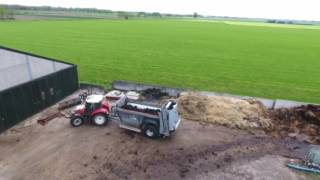 Fliegl ADS120 stalmeststrooier [upl. by Mun529]