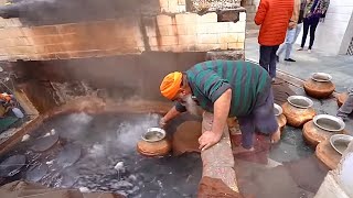 गरम पानी के कुंड मैं बनता है 24 घंटे ख़ाना  Manikaran Gurudwara langar Making  Himachal Food Tour [upl. by Annot714]