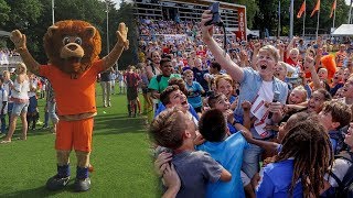 DE FINALE VAN HET SCHOOLVOETBAL [upl. by Ansaev58]