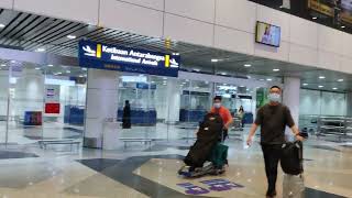 KLIA International Airport Arrival Hall  Pickup point area  Kuala Lumpur [upl. by Timmi]