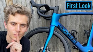 Pinarello Dogma F Is a Lookster In Blue [upl. by Eidok]