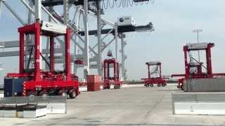 Kalmar automated straddle carriers at TraPac Los Angeles [upl. by Yrdua]