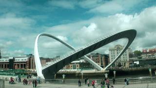 Gateshead Millennium Bridge tilting [upl. by Eeladnerb]