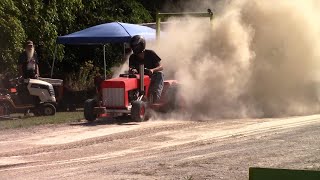 Modified 850lb tractors in Ripleys dust bowl pull [upl. by Boyse]