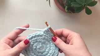 How to make the waistcoat stitch on a crochet basket [upl. by Attolrahc454]